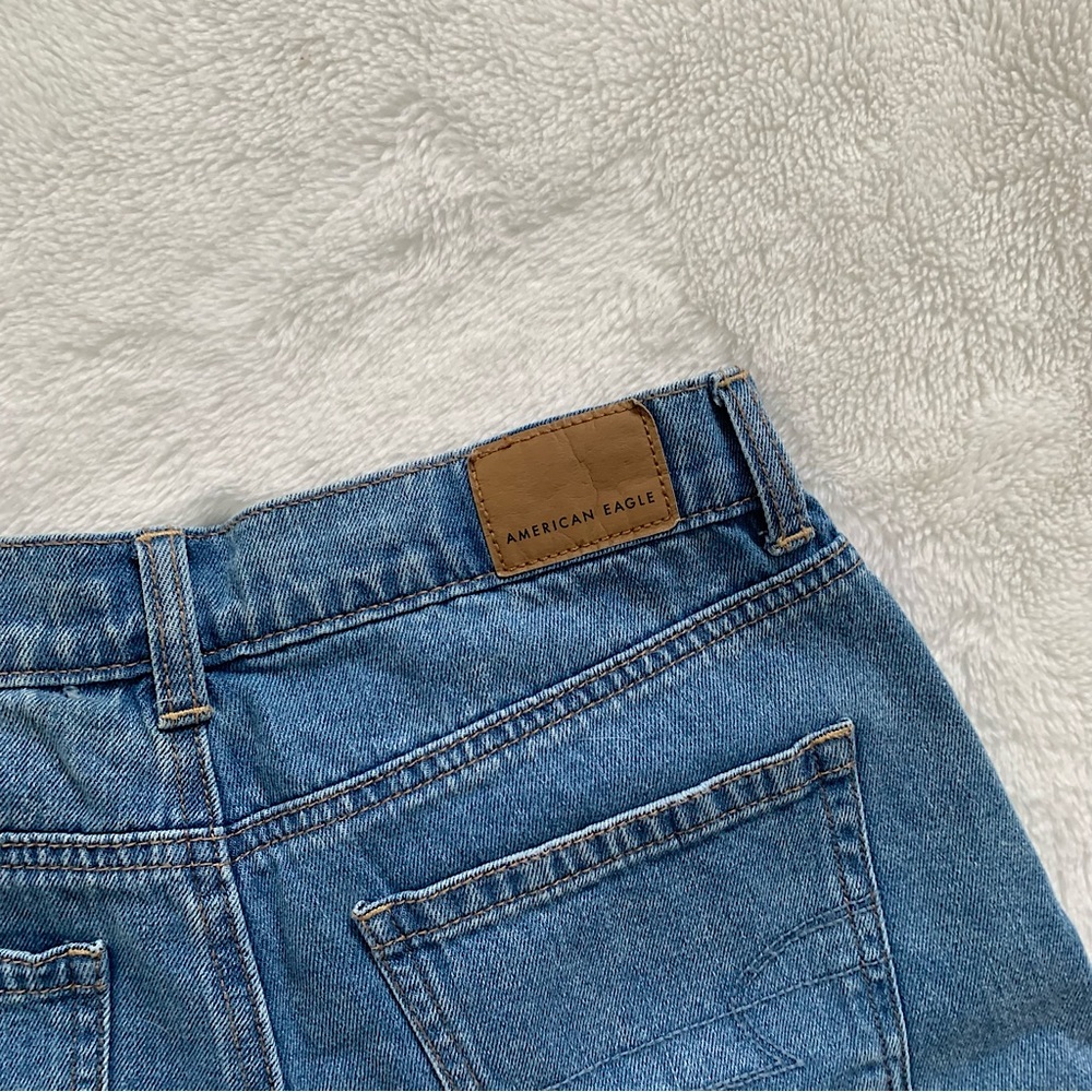 AMERICAN EAGLE | "Mom short" high waisted jean shorts - Picture 5 of 9